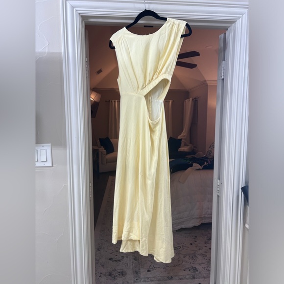 Runway Scout Leah Dress (COLOR : BUTTER) - Picture 2 of 2